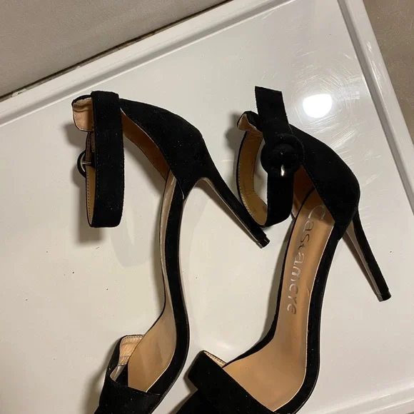 Sandals - Picture 3 of 5